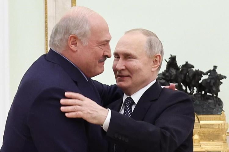 Putin, Lukashenko hold talks on defense, economic ties