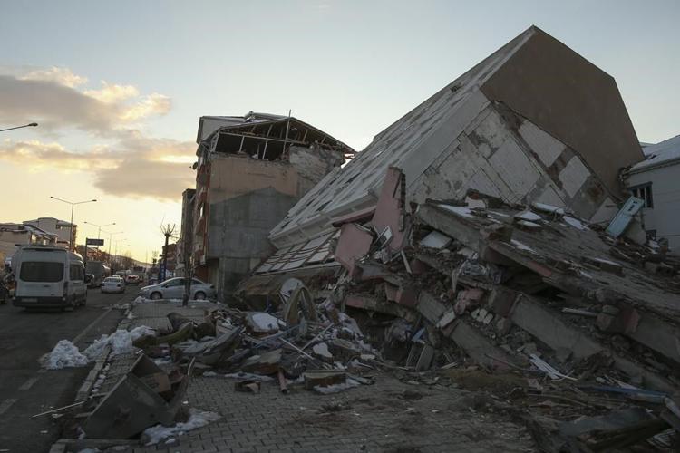 Hope fading as deaths in Turkey, Syria quake near 12,000