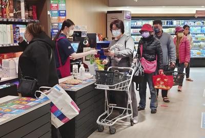 Taiwan drops indoor mask mandate in restaurants, offices