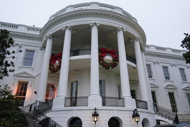 'We the People' at heart of White House holiday decorations
