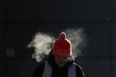 Extreme cold weather in Ottawa leaves Winterlude outdoor activities cancelled