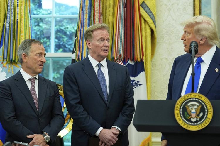 Washington to host the 2027 NFL draft on the ��ɫtv Mall, President Donald Trump says