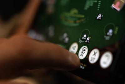 Ontario's online gamblers could legally bet against people outside Canada: court