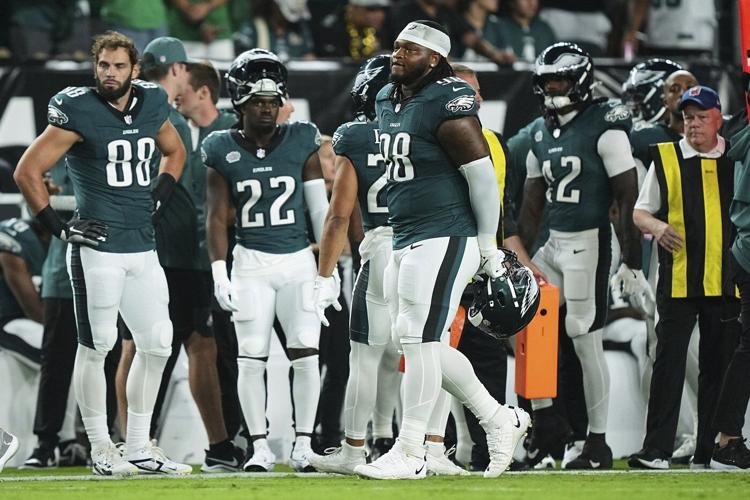 Eagles' Jalen Carter ejected for spitting on Cowboys' Dak Prescott
