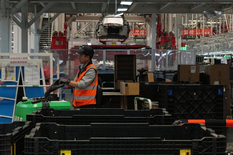 Tesla leader believes Shanghai factory operations will play a role in robot mass production