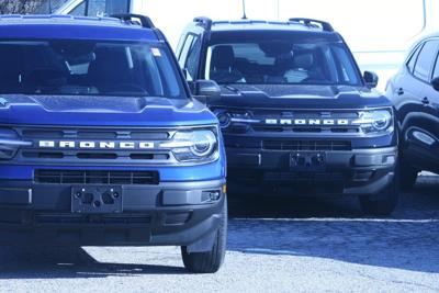 December auto sales down 7.3 per cent; annual sales see 2 per cent gain: DesRosiers