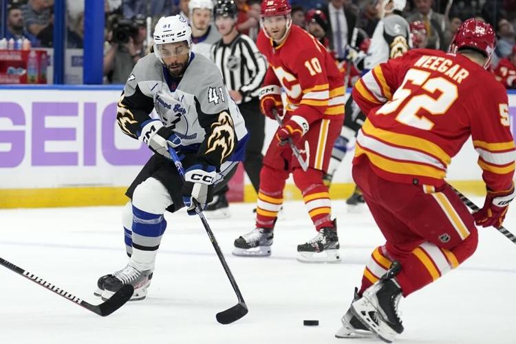 Kucherov, Vasilevskiy lead Lightning to 4-1 win over Flames