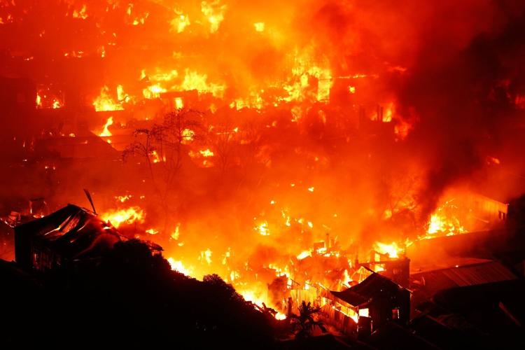 Thousands are left homeless by a fire in a Bangladesh slum