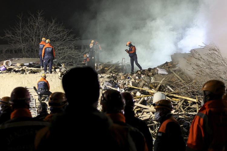 Apartment building collapses in central Turkey, killing 1 woman