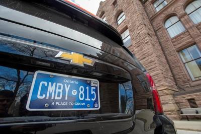 Ontario's plan to get rid of blue licence plates is to sit back and wait