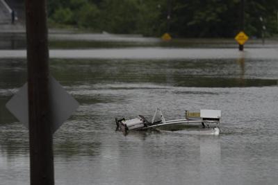 Recherches d'un disparu à Halifax après une tempête qui ne survient qu'aux mille ans