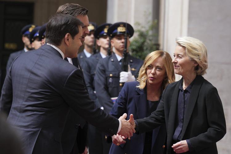 Italy's Meloni scores diplomatic win as 'bridge builder' by bringing US and EU to the same table