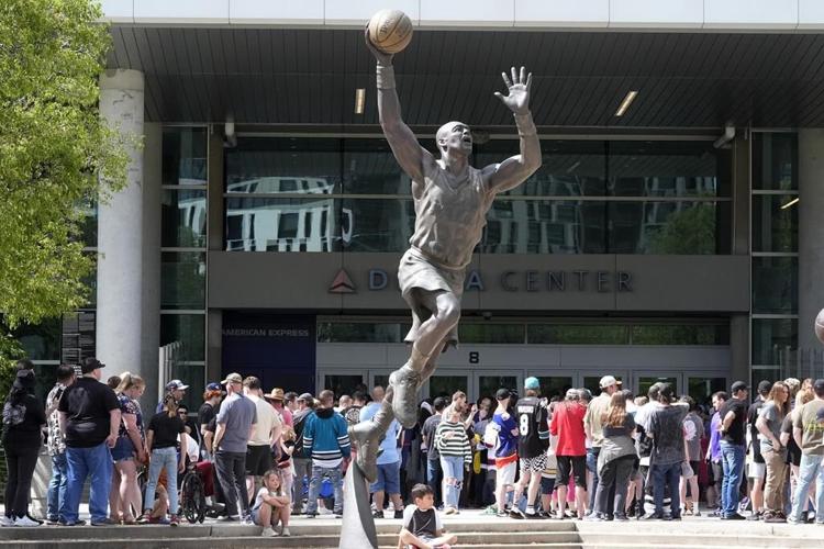 Utah hockey fans welcome the former Arizona Coyotes to their new home