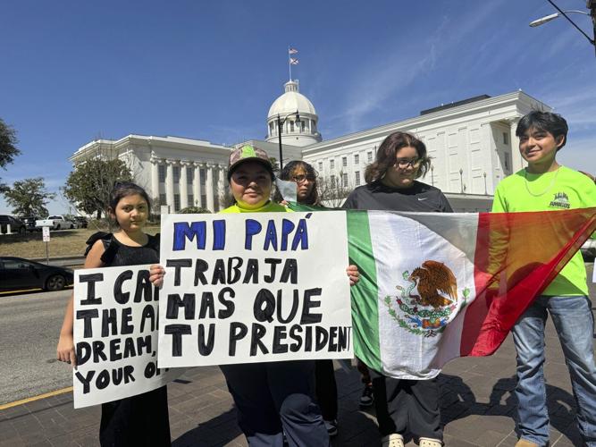 More Republicans push to criminalize bringing immigrants in the US illegally across state lines
