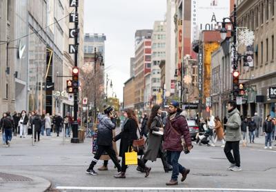 Holiday retail spending set to rise 4.4% in Canada from last year: Visa