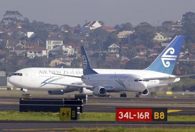 Airplane passenger fined in Sydney for urinating in a cup