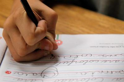 Cursive writing to be reintroduced in Ontario schools this fall