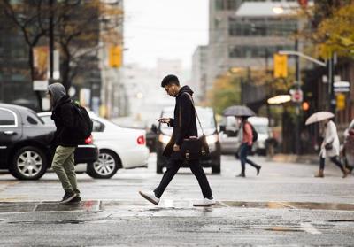 Obtention de la résidence permanente: le Canada réduit l'écart avec les États-Unis