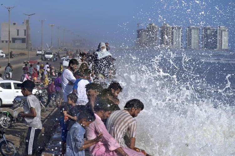 India, Pakistan brace for severe cyclone, deploy rescuers to coastal regions