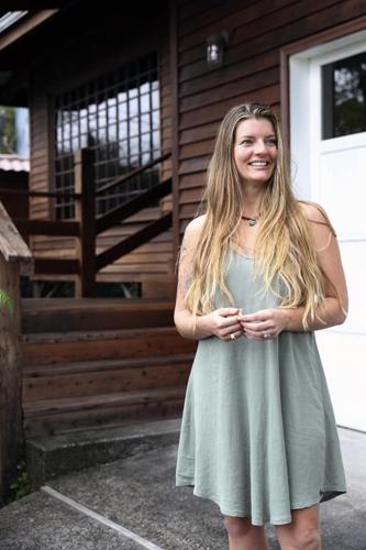 Hawaii volcano eruption has some on alert, draws onlookers