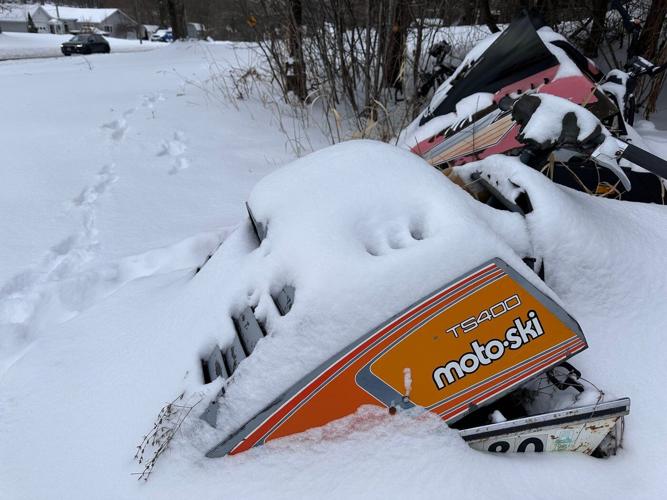 Winter storm snarls U.S. holiday travel across Northeast, Great Lakes