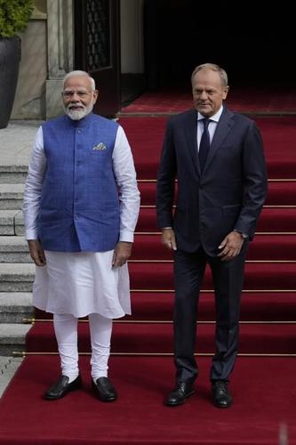India's Modi urges efforts to end Ukraine war after talks in Poland