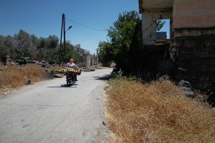Israeli troops face resistance in southern Syrian town of Abdin