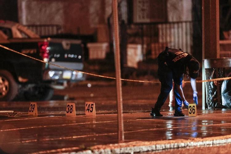 Gunman opens fire at random on Philadelphia streets, killing 5 before he is arrested, police say
