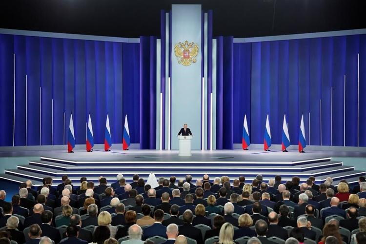 Russian lawmakers endorse suspension of nuclear pact with US