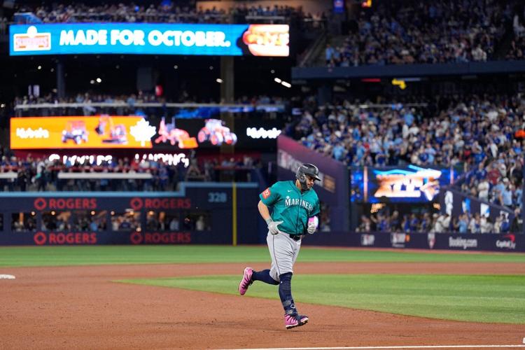 First baseman Josh Naylor agrees to five-year contract with Mariners