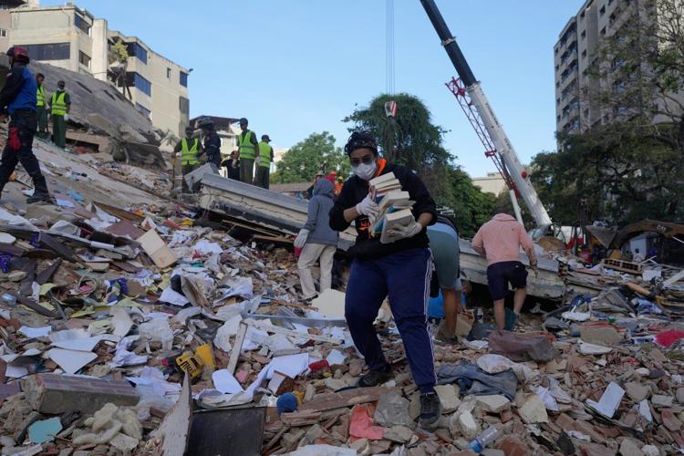 Venezuelans hope online posts will bring news of missing after devastating earthquakes