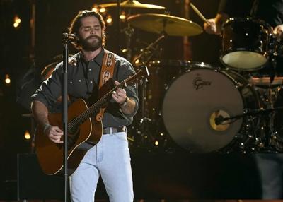 Country singers Thomas Rhett, MacKenzie Porter to co-host CCMA Awards