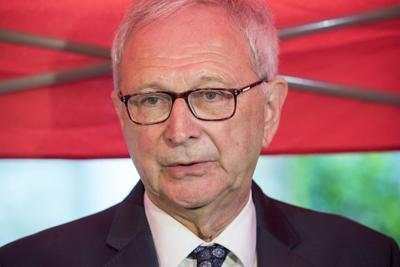 Le premier ministre Blaine Higgs n'a pas l'intention de partir et veut se représenter