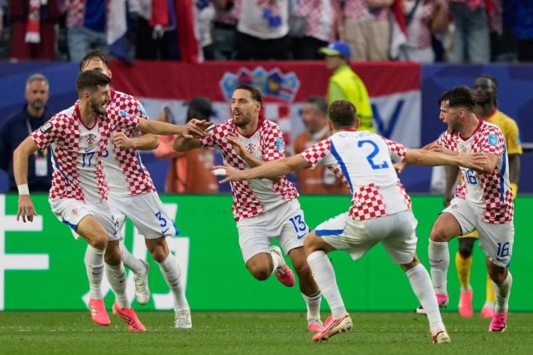 Vlašić scores winner as Croatia beats Ghana 2-1 to reach World Cup knockout stage