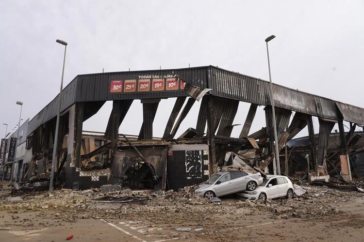 Death toll from Spanish floods climbs to 205 as shock turns to anger and frustration