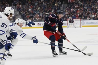 Matthews scores twice as Leafs beat Blue Jackets 4-1