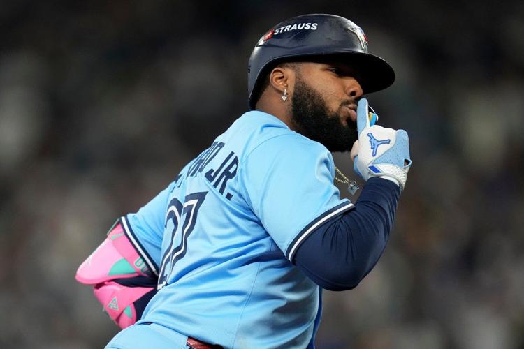 Scherzer turns back the clock and Blue Jays beat Mariners 8-2 in Game 4 to even ALCS