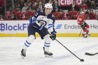 Kyle Connor scores in OT as Jets beat Blackhawks 3-2