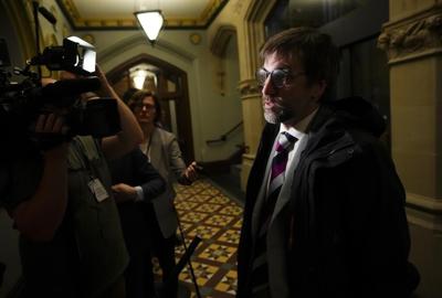 Guilbeault says Moe's comments on clean electricity standards 'irresponsible'