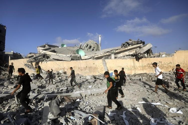 Live updates | Israel will allow a daily pause in Gaza combat, as US seeks a multi-day break