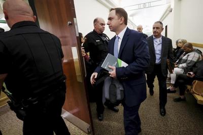 No verdict yet in Texas officer's murder trial