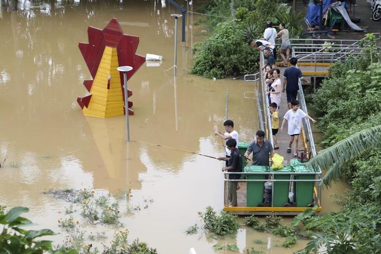 Death toll from Vietnam storm rises to 87 with 70 people missing, state media say