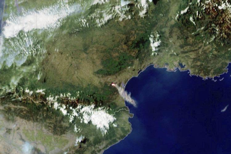 France's biggest wildfire of the summer has eclipsed the size of Paris and is still spreading