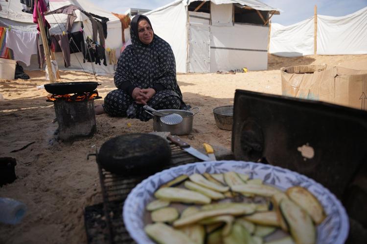 Gaza's Rafah border crossing has reopened but few people get through