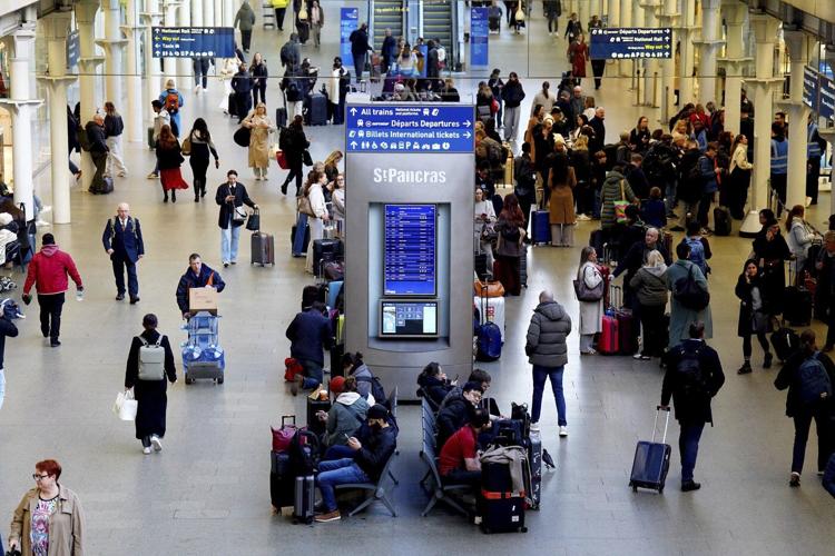 Unexploded WWII bomb in Paris halts Eurostar travel to London and trains to northern France