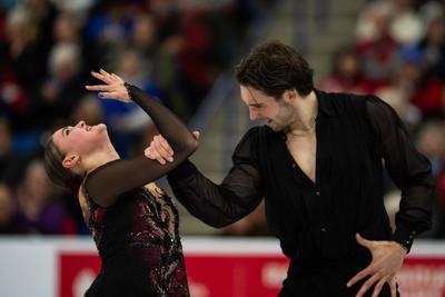 Canada's Laurin, Éthier earn bronze in pairs event at Skate America