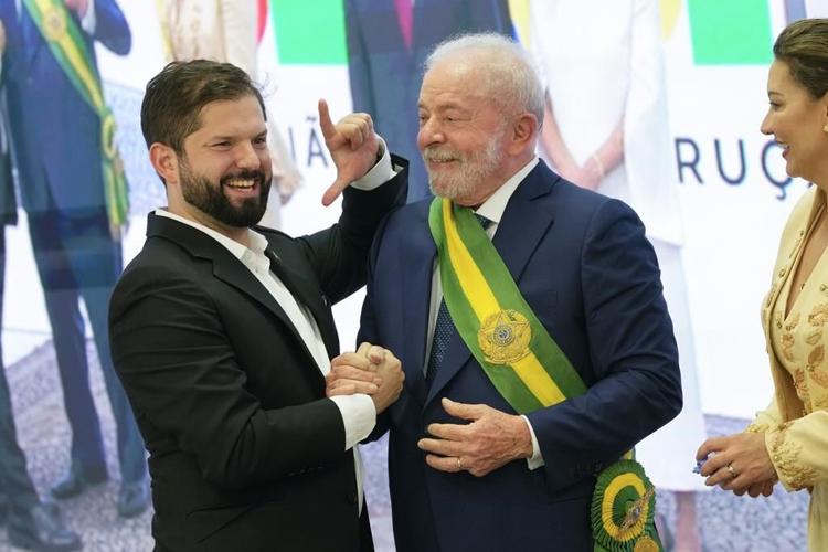Brazil's Lula welcomed back by Latin American leaders