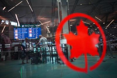 In the news today: Air Canada flight attendants could strike tonight