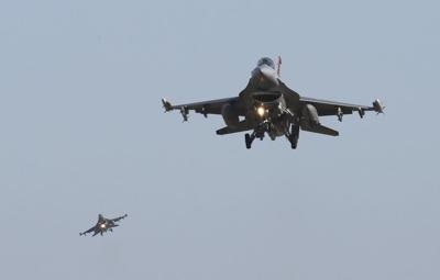 Ukrainian pilots could be flying F-16s in three months, Air ϳԹ Guard head says