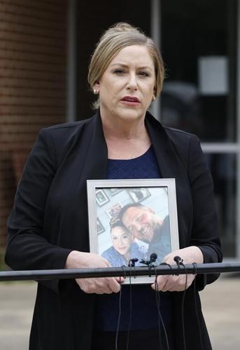 Widow sues Oklahoma sheriff who discussed killing reporters